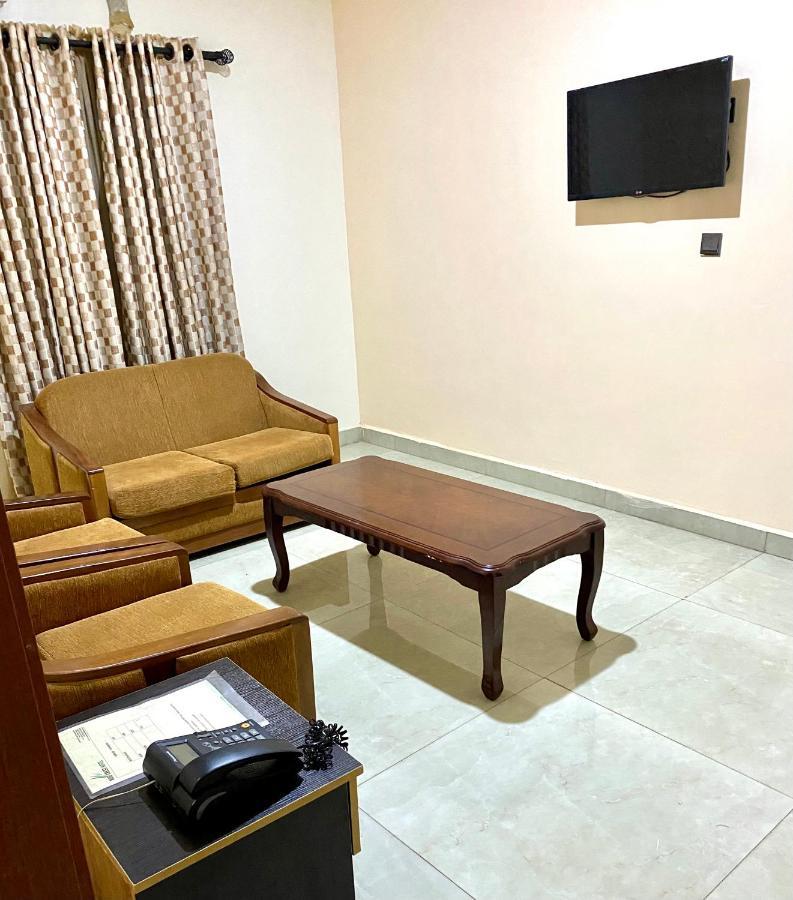 Nue-Crest Hotels & Suites Enugu Exterior photo