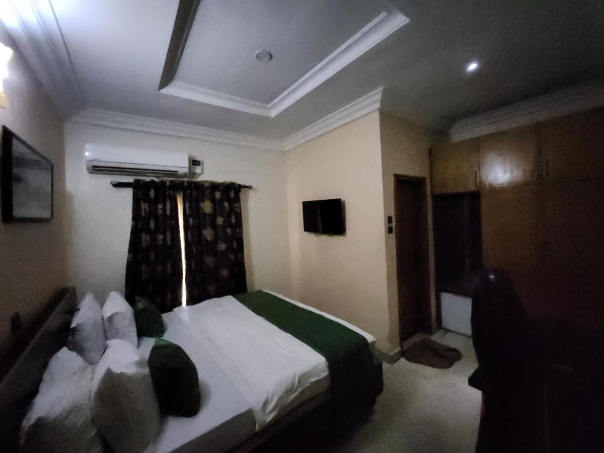 Nue-Crest Hotels & Suites Enugu Exterior photo