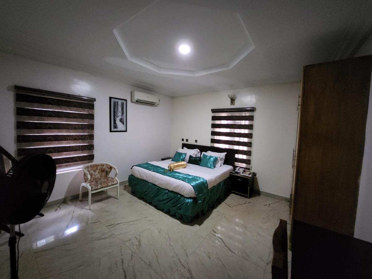 Nue-Crest Hotels & Suites Enugu Exterior photo