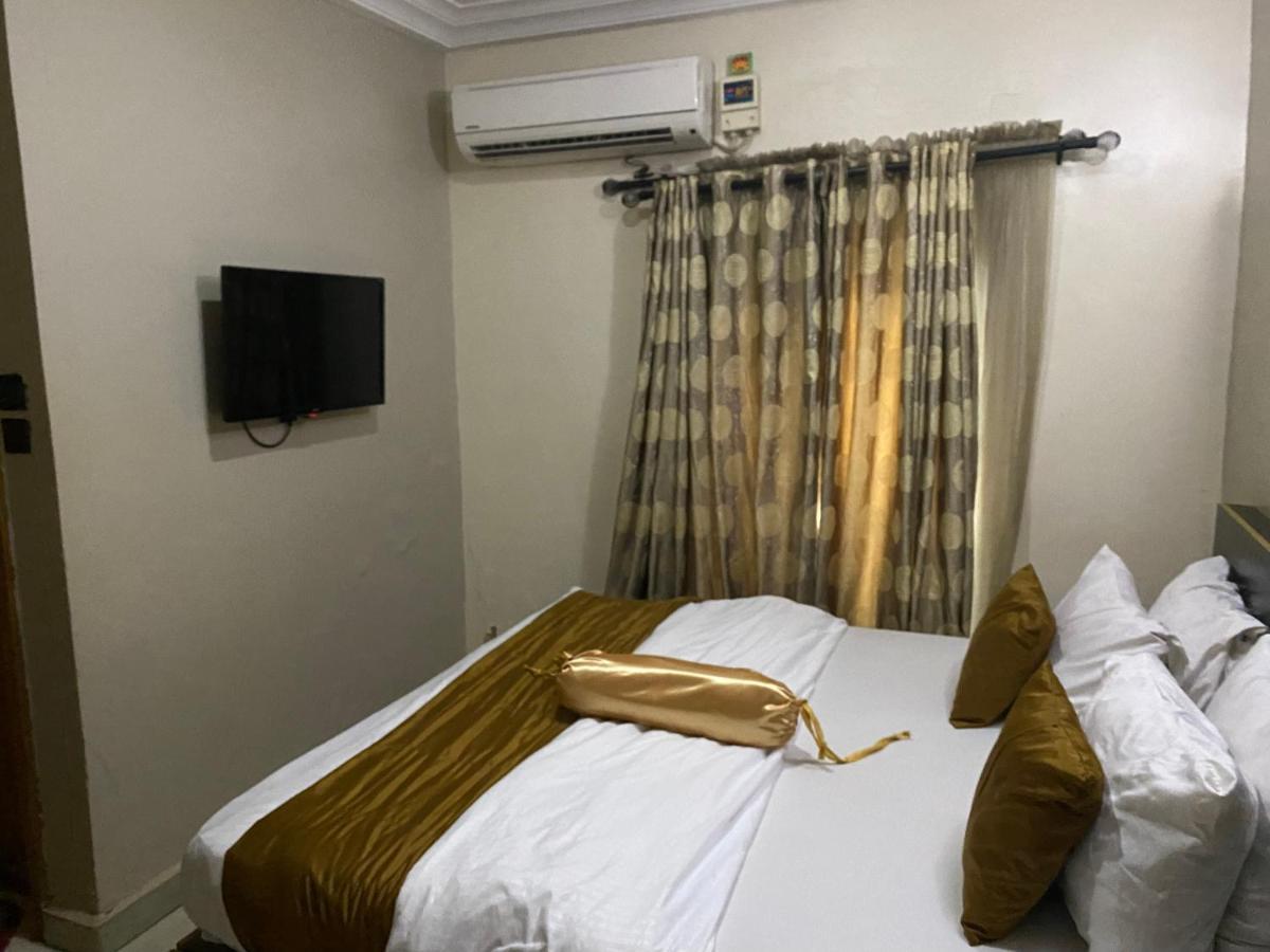 Nue-Crest Hotels & Suites Enugu Exterior photo