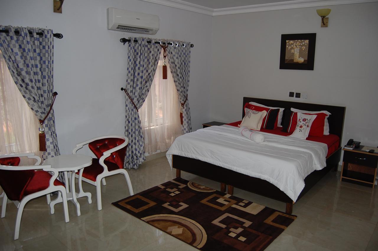 Nue-Crest Hotels & Suites Enugu Exterior photo