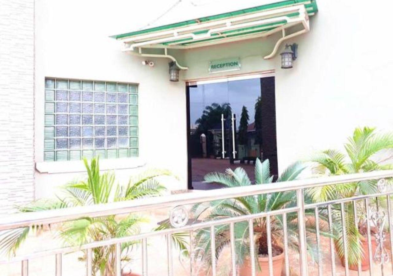 Nue-Crest Hotels & Suites Enugu Exterior photo